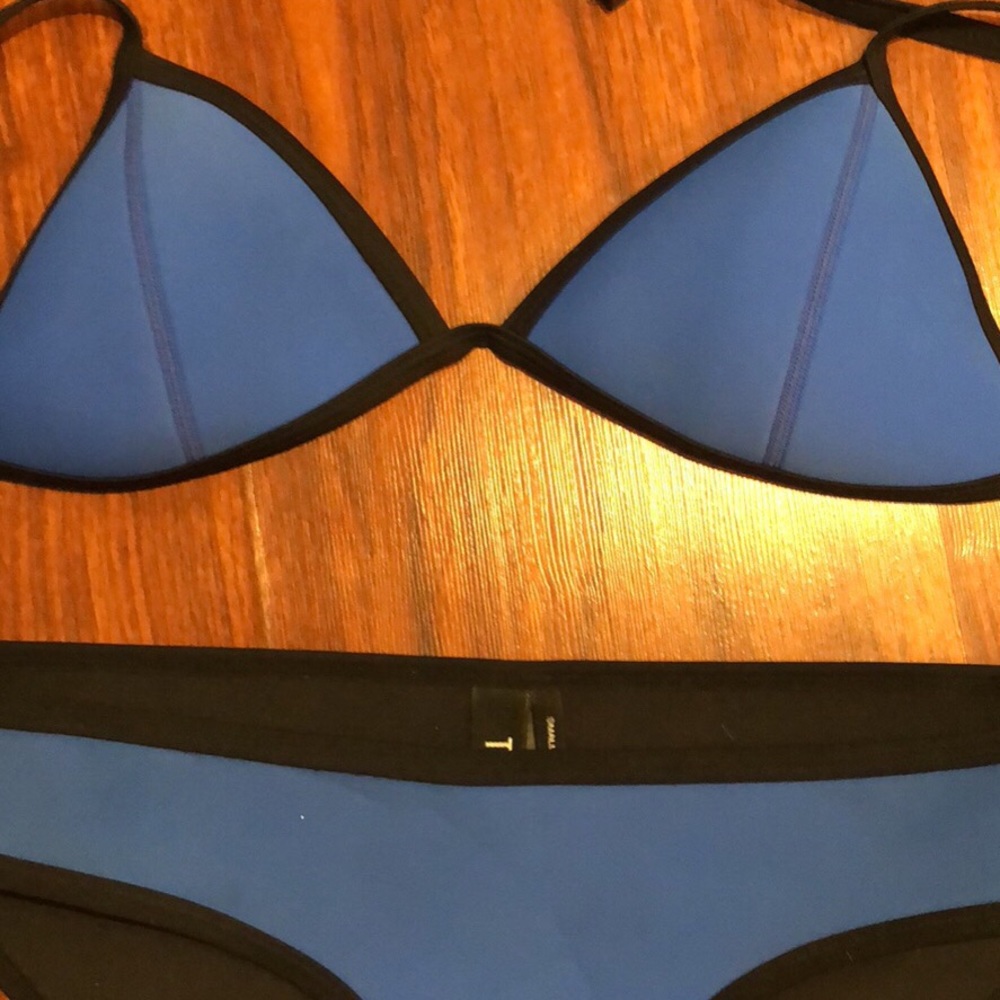 Triangle bathing suit - Picture 7 of 7